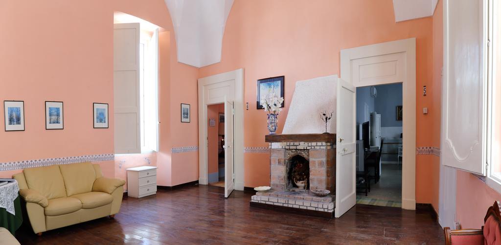 B&B Dimora Muzio And Restaurant กัลลีโปลี ภายนอก รูปภาพ